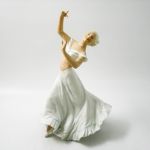 482 3328 FIGURINE